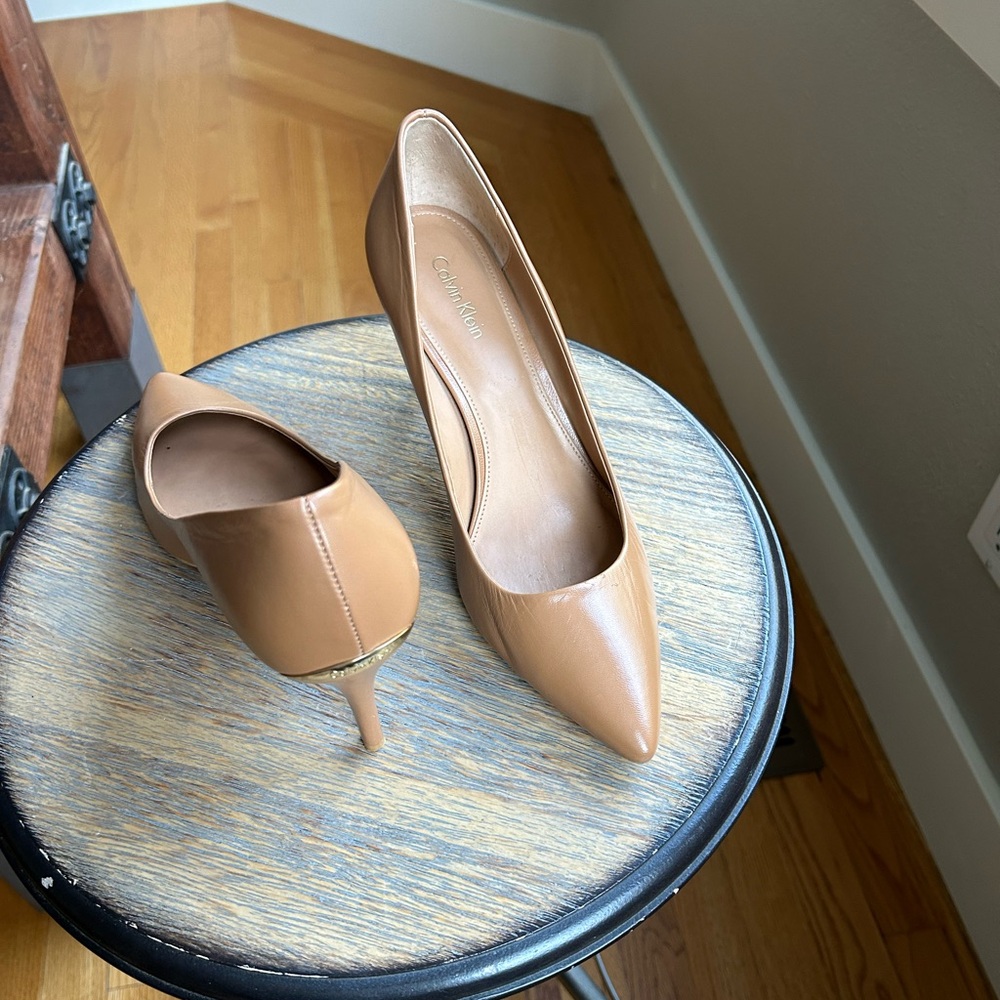 Calvin Klein heels size 8 EUC